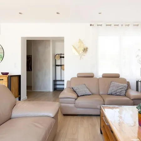 Chez Julien - Superbe Maison Renovee Avec Piscine Chauffee بيت للعطل