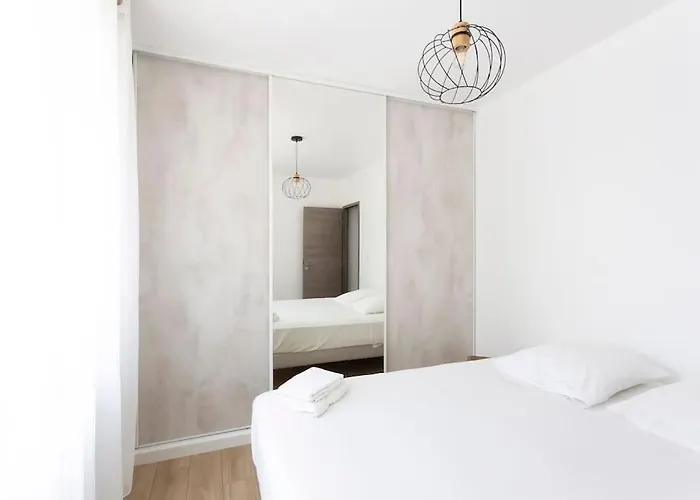 Chez Julien - Superbe Maison Renovee Avec Piscine Chauffee *
